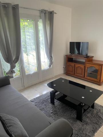 Вилла Petite Maison Frepillon Экстерьер фото